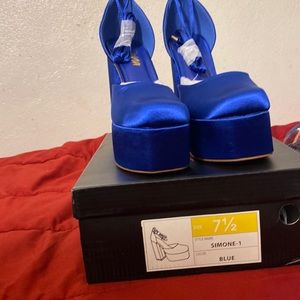 Beautiful blue Liliana platforms 6 inches of fashion frenzy!